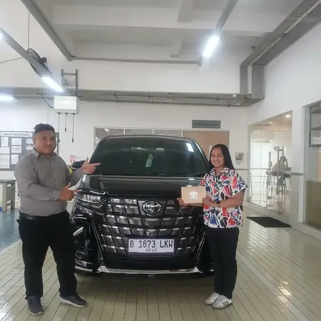 sales toyota tangerang